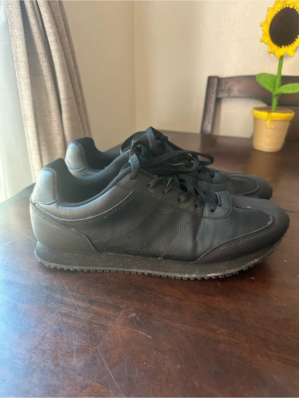 Tredsafe sleek black